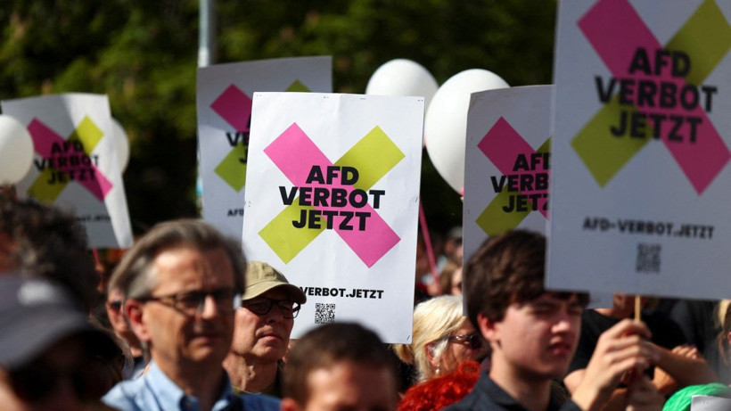 Almanlar ayağa kalktı: Binlerce kişi sokağa çıktı - Resim: 1