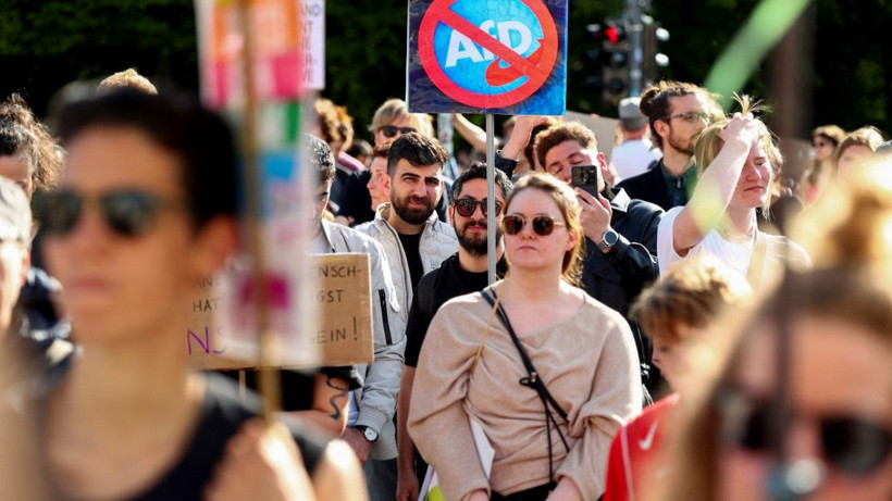Almanlar ayağa kalktı: Binlerce kişi sokağa çıktı - Resim: 6