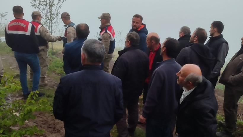 Genç kadın, ağaca asılı halde ölü bulundu - Resim : 2