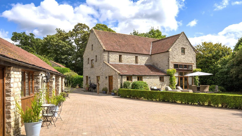 İlginç ilan: 7 odalı taş ev, 5 eşek, 1 bar, 40 dönüm arazi - Resim: 1