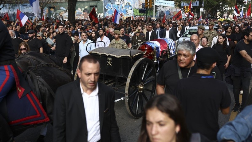 Jose Mujica toprağa verildi - Resim: 7
