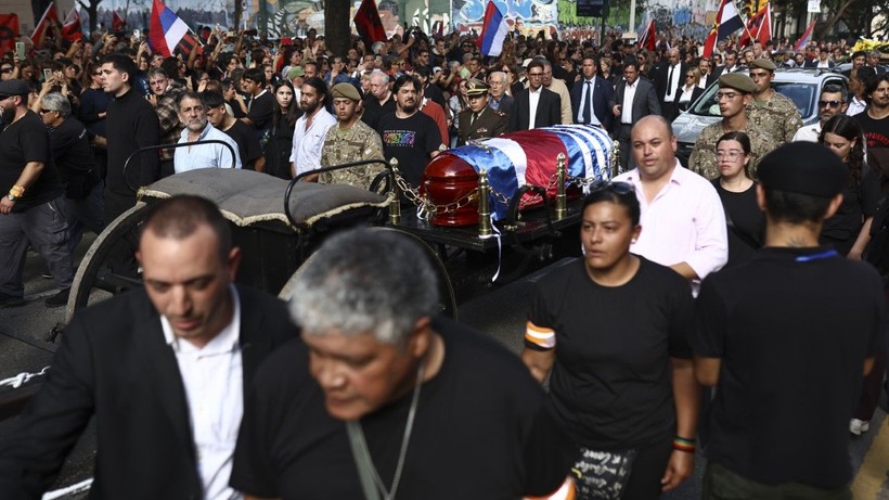 Jose Mujica toprağa verildi - Resim: 8