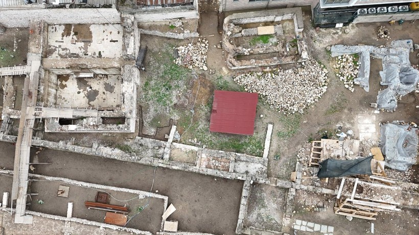 Tarihi yapıya önce beton döktüler sonra söktüler - Resim: 3