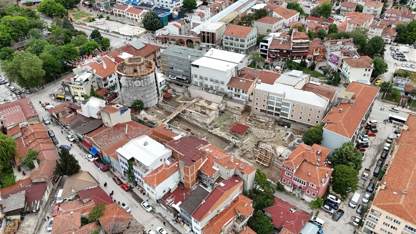 Tarihi yapıya önce beton döktüler sonra söktüler - Resim: 5