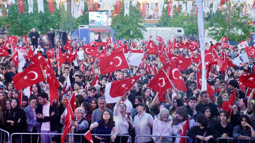Dolmabahçe’den Beşiktaş’a: On binler Mustafa Kemal için yürüdü - Resim: 1
