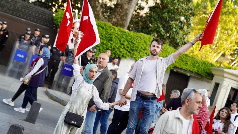 Dolmabahçe’den Beşiktaş’a: On binler Mustafa Kemal için yürüdü - Resim: 2