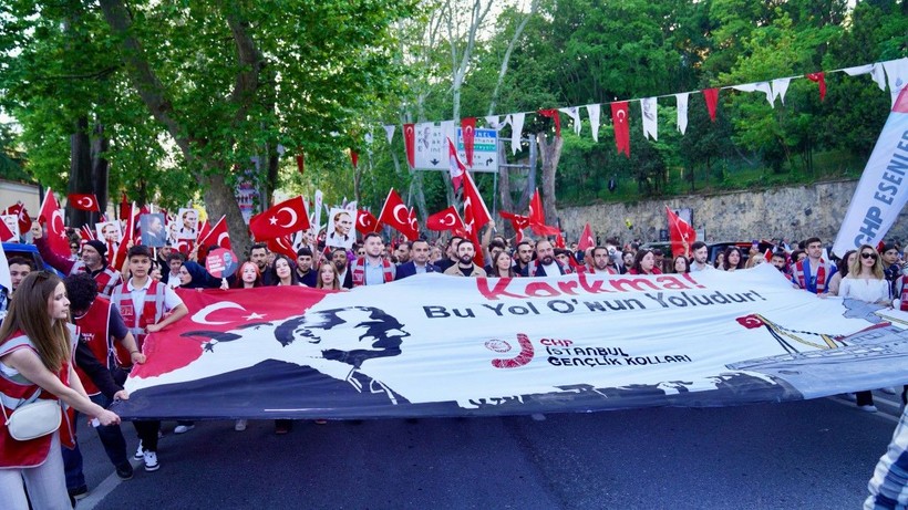Dolmabahçe’den Beşiktaş’a: On binler Mustafa Kemal için yürüdü - Resim: 5