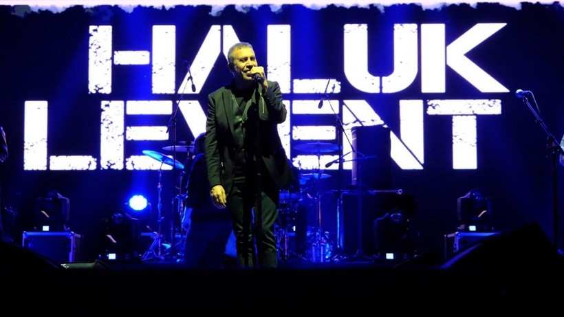 Haluk Levent'i şaşırtan kalabalık: Organizatörüme 'gitmeyelim' dedim… - Resim: 1
