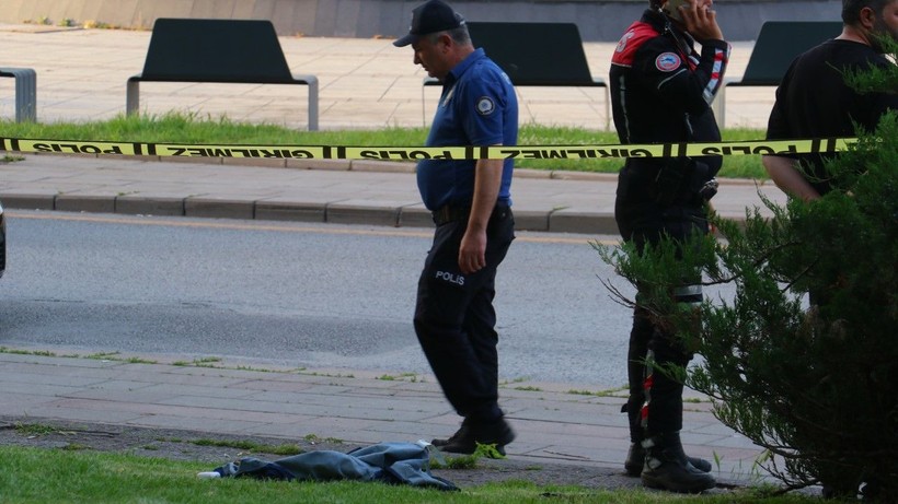 TBMM önünde ateş açtı - Resim: 7