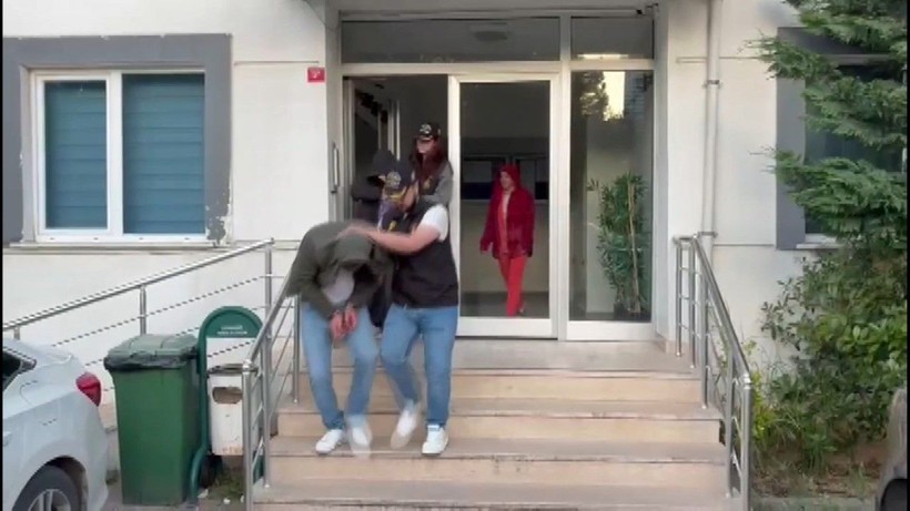 İstanbul'da fuhuş çetesi çökertildi - Resim: 3