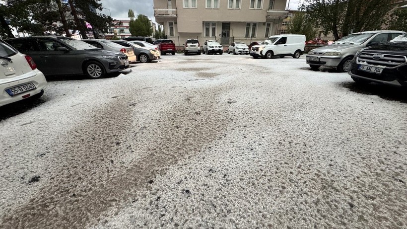 Birden bastırdı, yollar beyaza büründü - Resim: 1