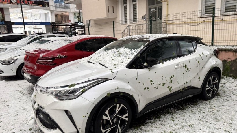 Birden bastırdı, yollar beyaza büründü - Resim: 2