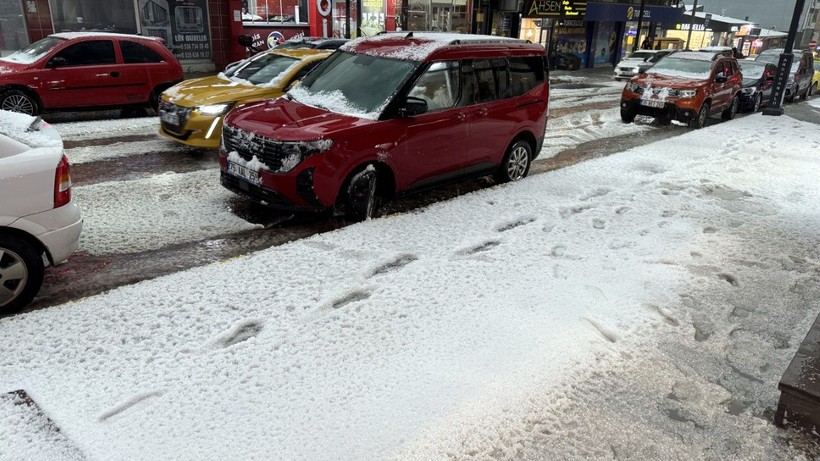 Birden bastırdı, yollar beyaza büründü - Resim: 8