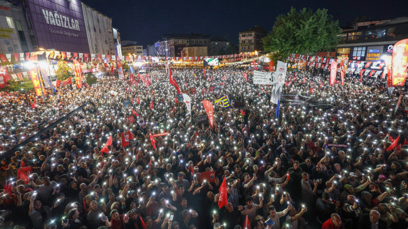'Millet İradesine Sahip Çıkıyor' On binler bu kez Esenler'de - Resim : 1