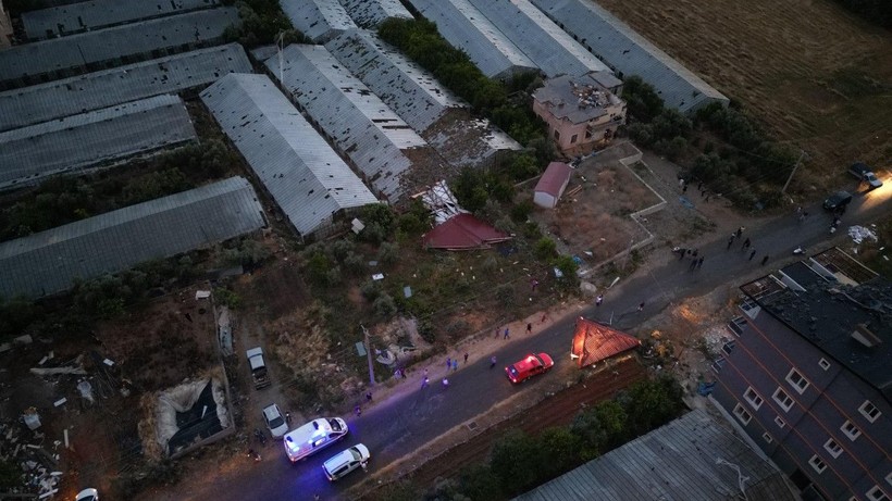 Hortum mahalleyi savaş alanına çevirdi - Resim: 6