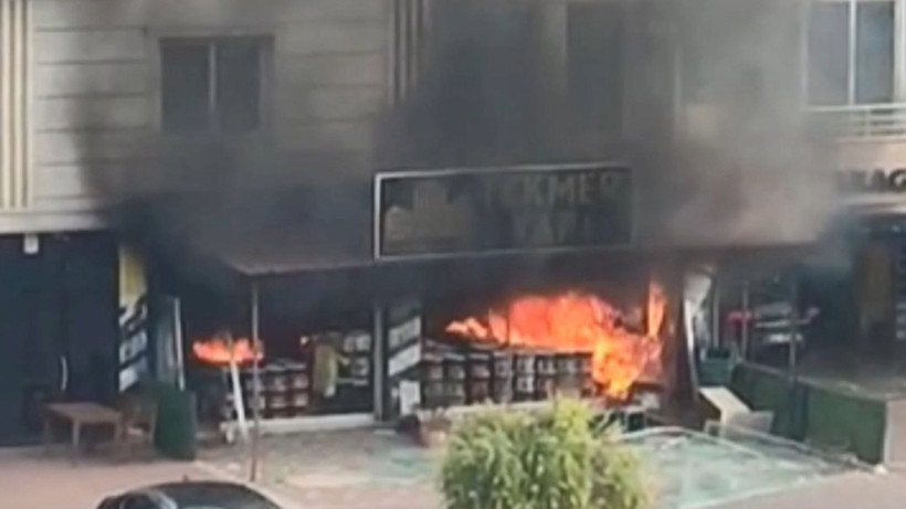 Korkutan yangın! Patlama sesleri ile alevler yükseldi - Resim : 1