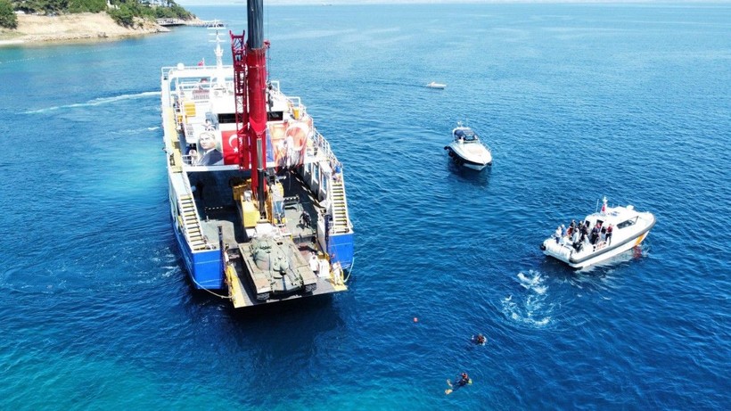 Saros Körfezi'ne tank batırıldı - Resim: 19