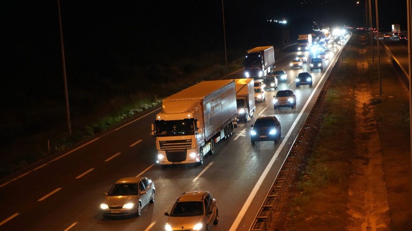 Bolu geçişinde trafik durma noktasına geldi - Resim: 4