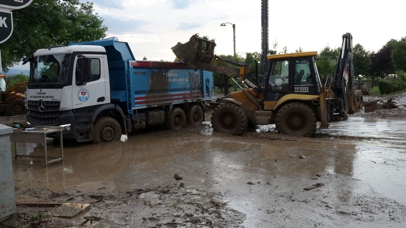 Hasar büyük: Trabzon'dan çarpıcı kareler - Resim: 13