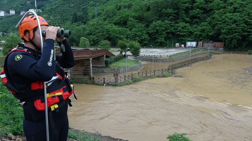 Hasar büyük: Trabzon'dan çarpıcı kareler - Resim: 19