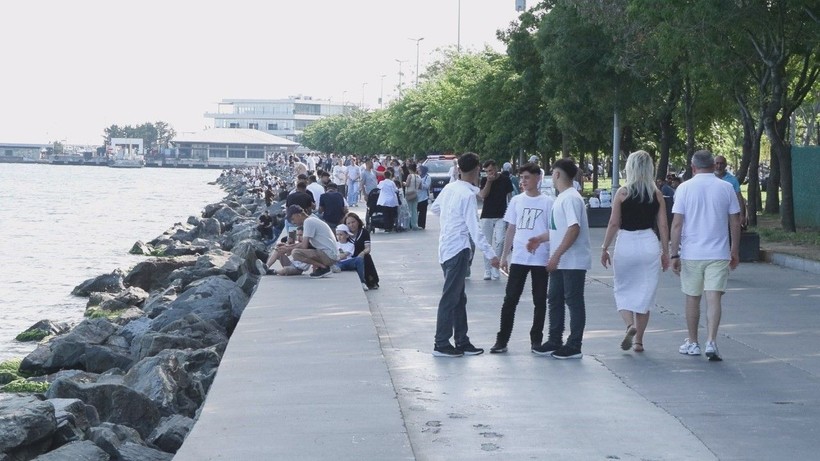 Kurban Bayramı'nı İstanbul'da geçirenler sahillere akın etti - Resim: 10