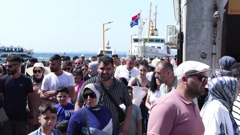 Bayramın ikinci gününde Adalar'a ziyaretçi akını - Resim: 2