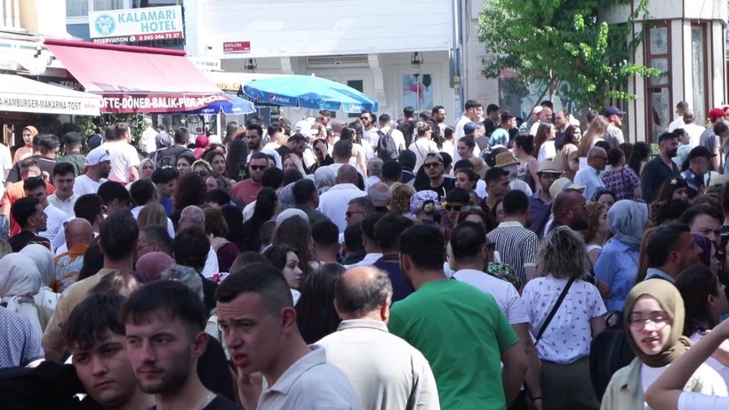 Bayramın ikinci gününde Adalar'a ziyaretçi akını - Resim: 4