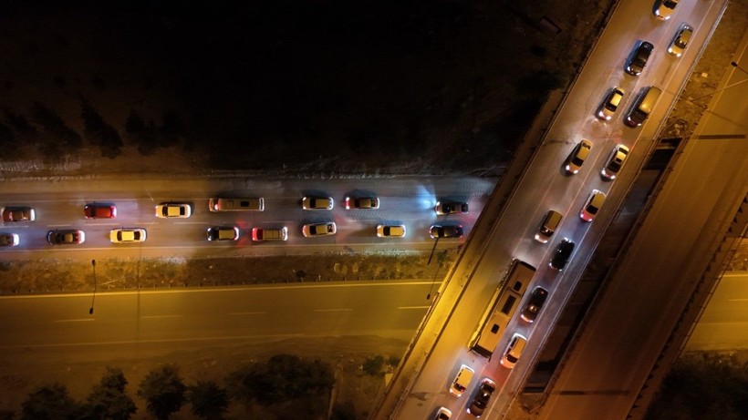 43 ilin geçiş güzergahında trafik kilit - Resim: 10
