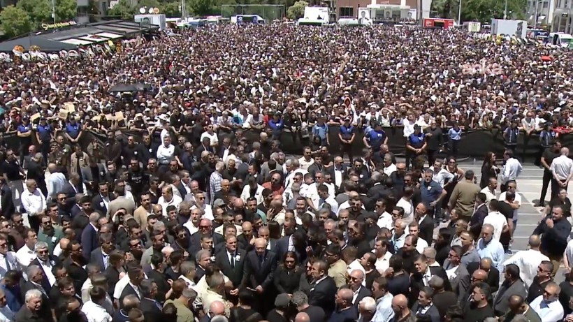 Ferdi Zeyrek'e veda: Gözyaşları sel oldu - Resim : 7