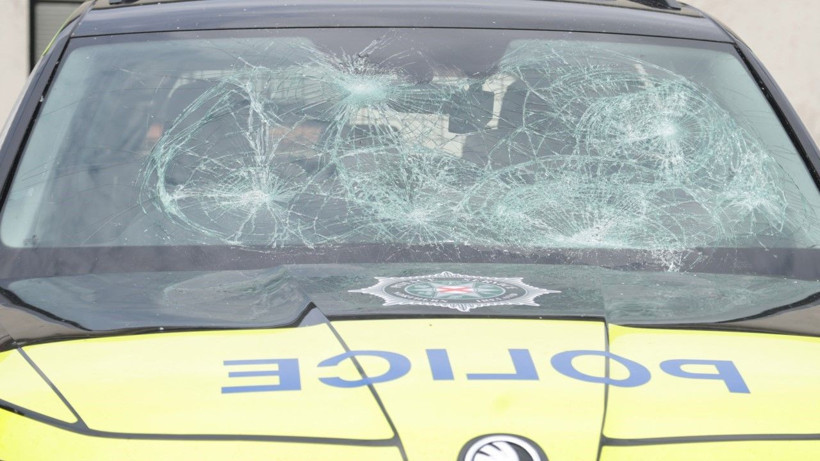 Barışçıl başlayan protestolar kasabayı bu hale getirdi - Resim: 1