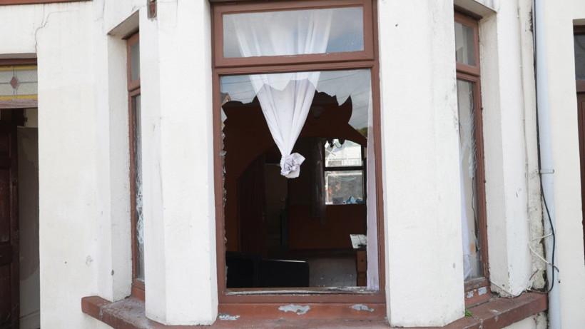 Barışçıl başlayan protestolar kasabayı bu hale getirdi - Resim: 7