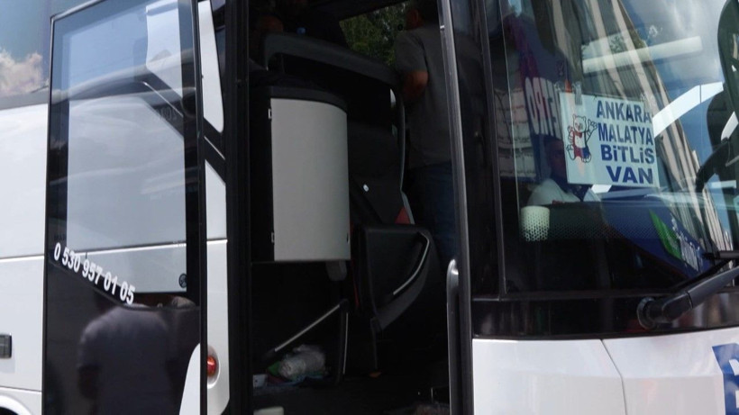 Hava sahası kapanınca İranlılar otobüslerle ülkelerine dönüyor - Resim: 5