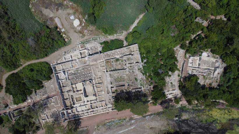 Olympos Antik Kenti'nde tarihe ışık tutan mozaikler bulundu - Resim: 26
