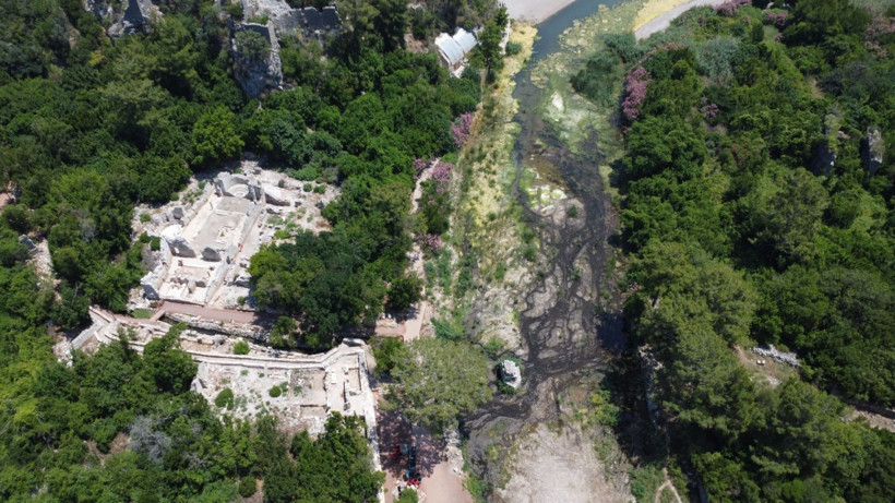 Olympos Antik Kenti'nde tarihe ışık tutan mozaikler bulundu - Resim: 28