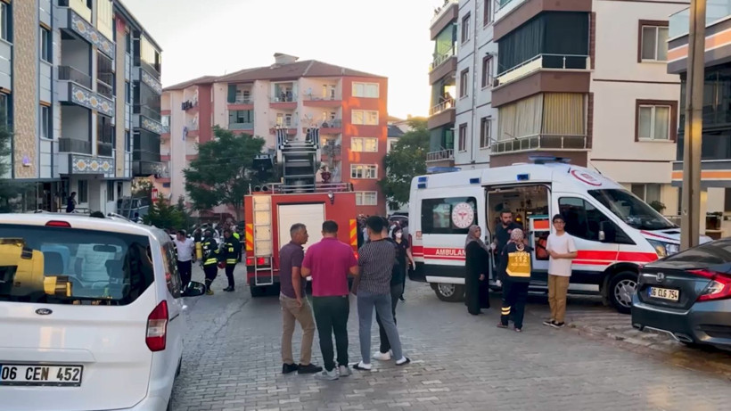 Şarja takılı telefon patladı 8 kişi ölümden döndü - Resim: 1