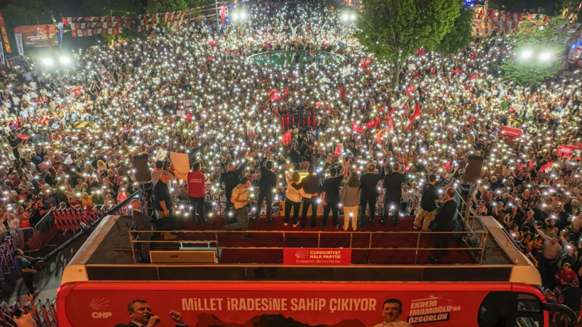 Kurultay davası öncesi CHP, İstanbul'da on binlerle alanda - Resim : 1