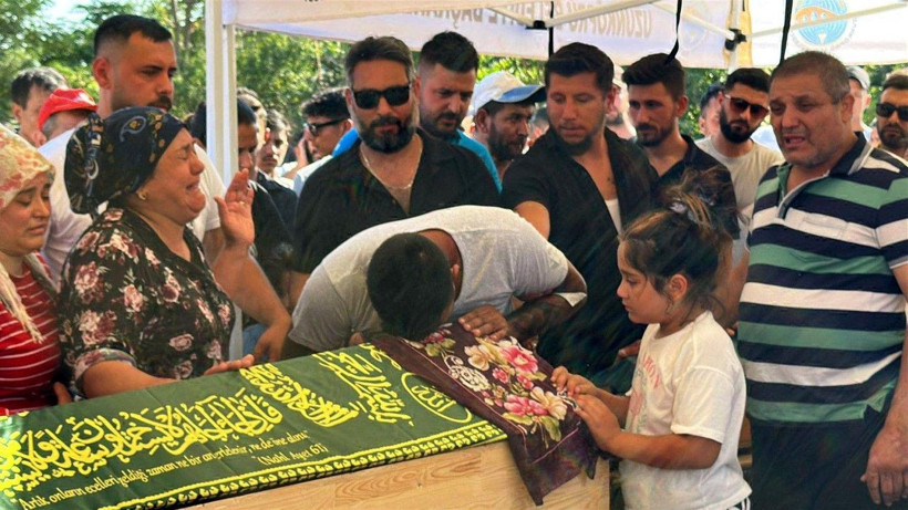 Yaralı kurtuldu, tabutları öpüp 'hakkınızı helal edin' dedi - Resim: 6