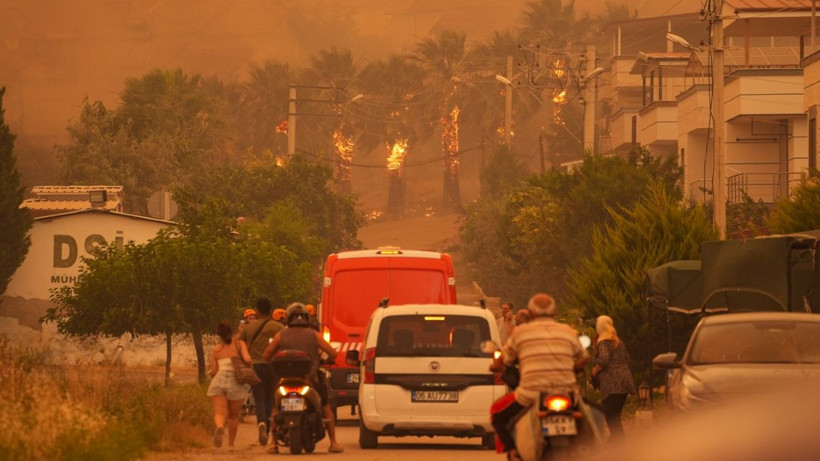 İzmir'in beş ilçesinde yangın - Resim: 12