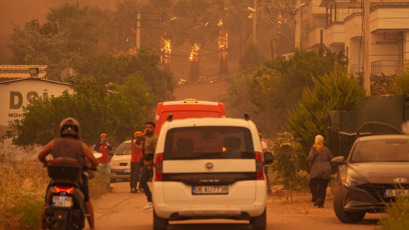 İzmir'in beş ilçesinde yangın - Resim: 17