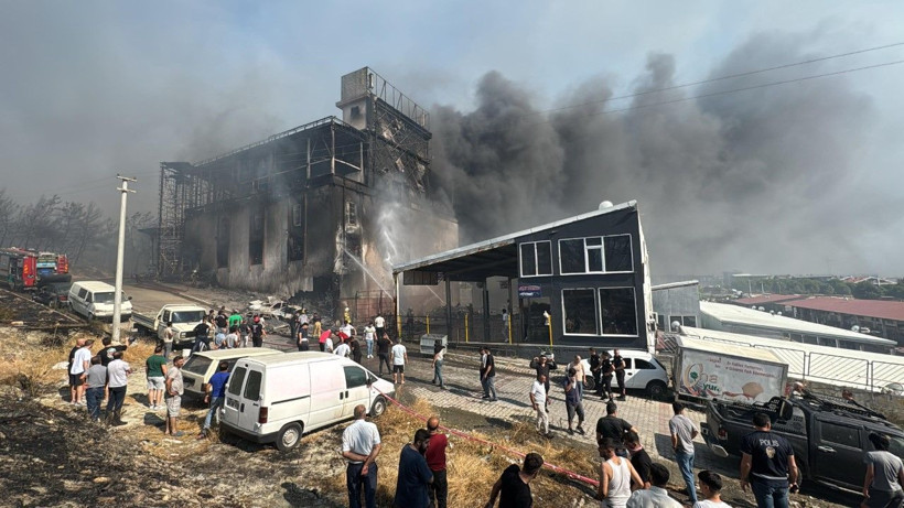 İzmir'in beş ilçesinde yangın - Resim: 6