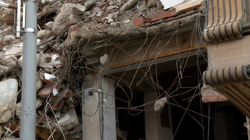 Yıkım çalışması sırasında Orhan Yaylacıkoral'ın evi zarar gördü - Resim: 4