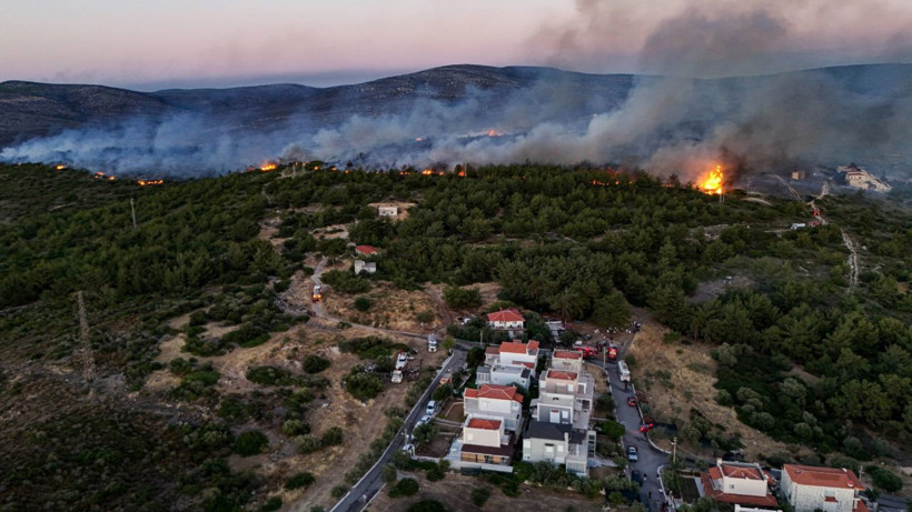 İzmir yanıyor: Alevlerin biri sönmeden diğeri yükseliyor - Resim: 16