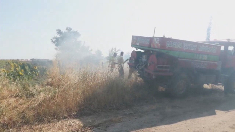Silivri'de yangına müdahale sırasında itfaiye aracı yandı - Resim: 5