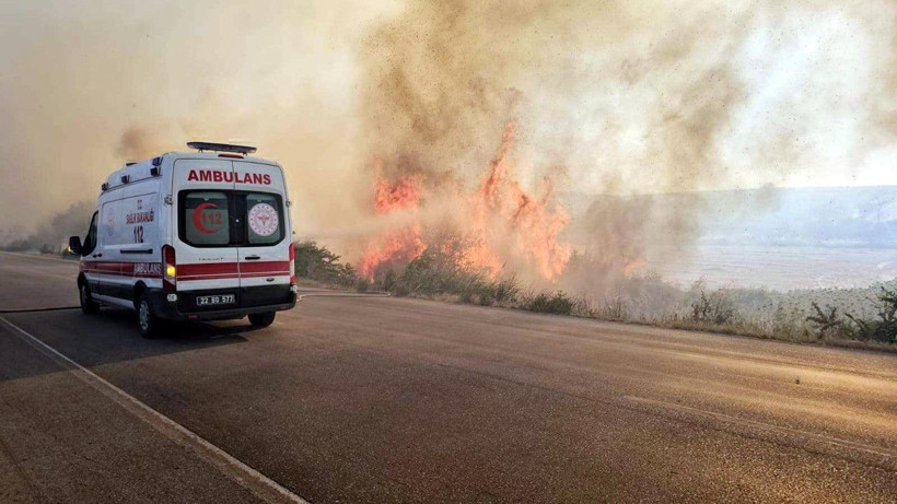 Edirne'de yangın kâbusu: Sınıra giden yol bir süre kapalı kaldı - Resim: 12