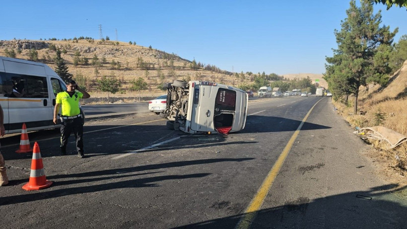 Şanlıurfa'da kaza: Kafa kafaya çarpıştılar, çok sayıda yaralı var - Resim: 6