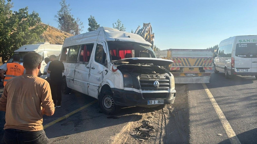 Şanlıurfa'da kaza: Kafa kafaya çarpıştılar, çok sayıda yaralı var - Resim: 7
