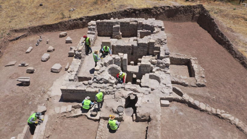 Tarlasından 1700 yıllık Roma hamamı çıktı - Resim: 7