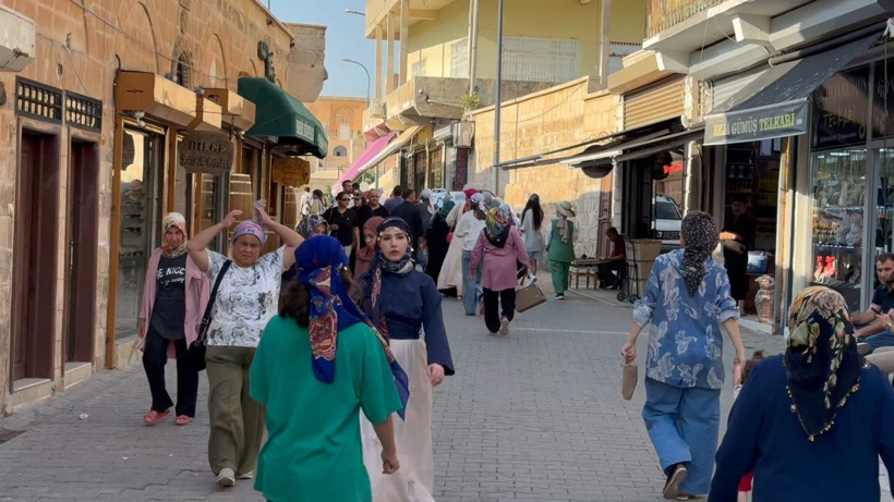 40 derecenin üstündeki sıcağa rağmen turistler akın etti - Resim: 16