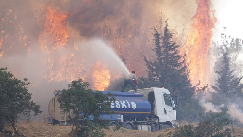 Çanakkale’ye sıçrayan yangın hızla ilerliyor - Resim: 1