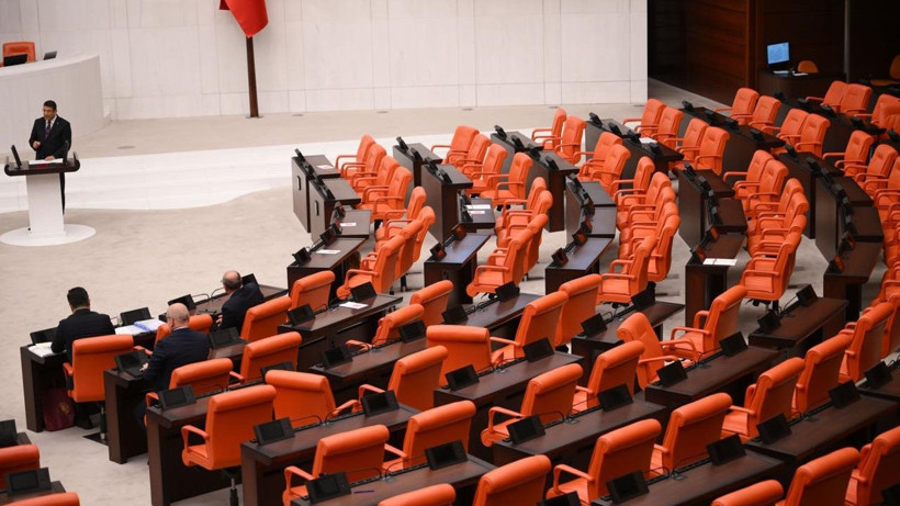 Tartışmalı maden yasa teklifi görüşmelerinde Meclis bomboş - Resim: 3